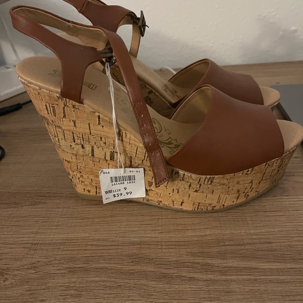 Wedges, Brand new.